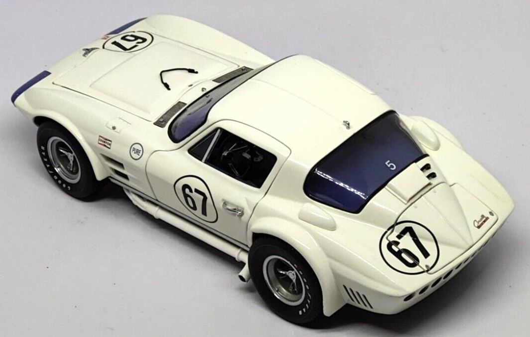 Exoto 1/18 Scale - Chevrolet Corvette Grand Sport - #67 White - Roger Penske