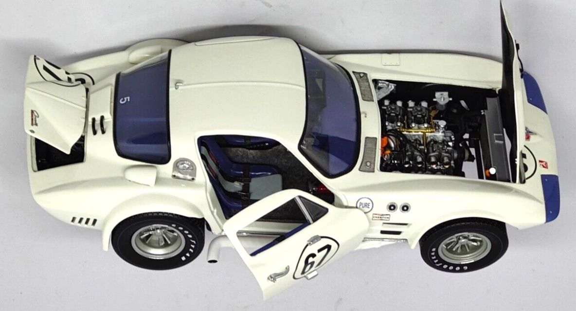 Exoto 1/18 Scale - Chevrolet Corvette Grand Sport - #67 White - Roger Penske