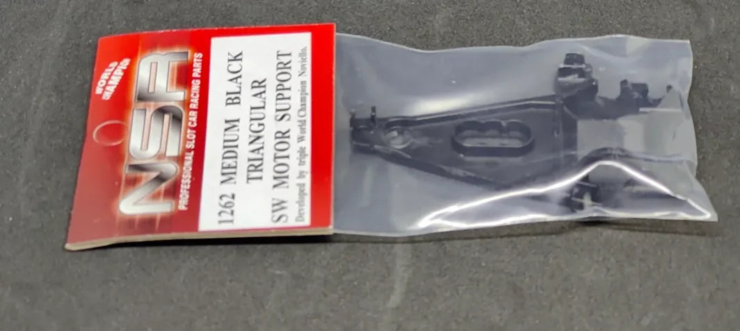 NSR1262 EVO SW Triangular MEDIUM black Short Can Motor Mount