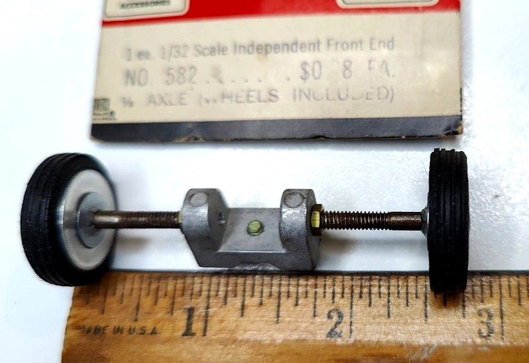 Chassis, Dynamic vintage 1/32 scale independent front end with 3/4" soft tires.