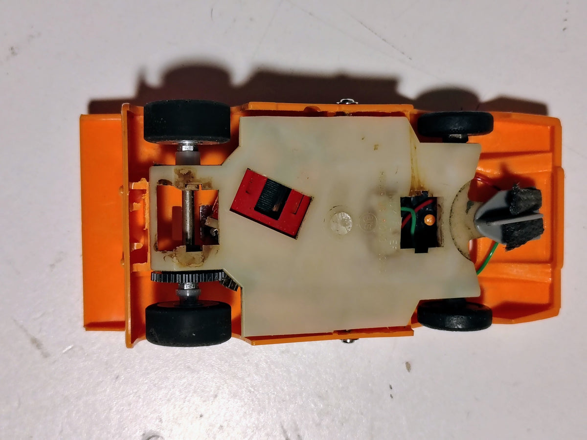 AJ's Winnwagen underside and plastic chassis showing rear drivetrain and guide