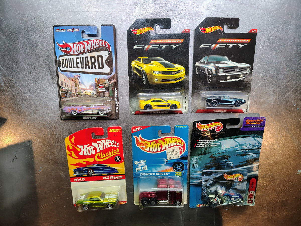 Models – Hot Wheels Boulevard Camaro Fifty Classics 6 Carded Cars Lot photograph 1