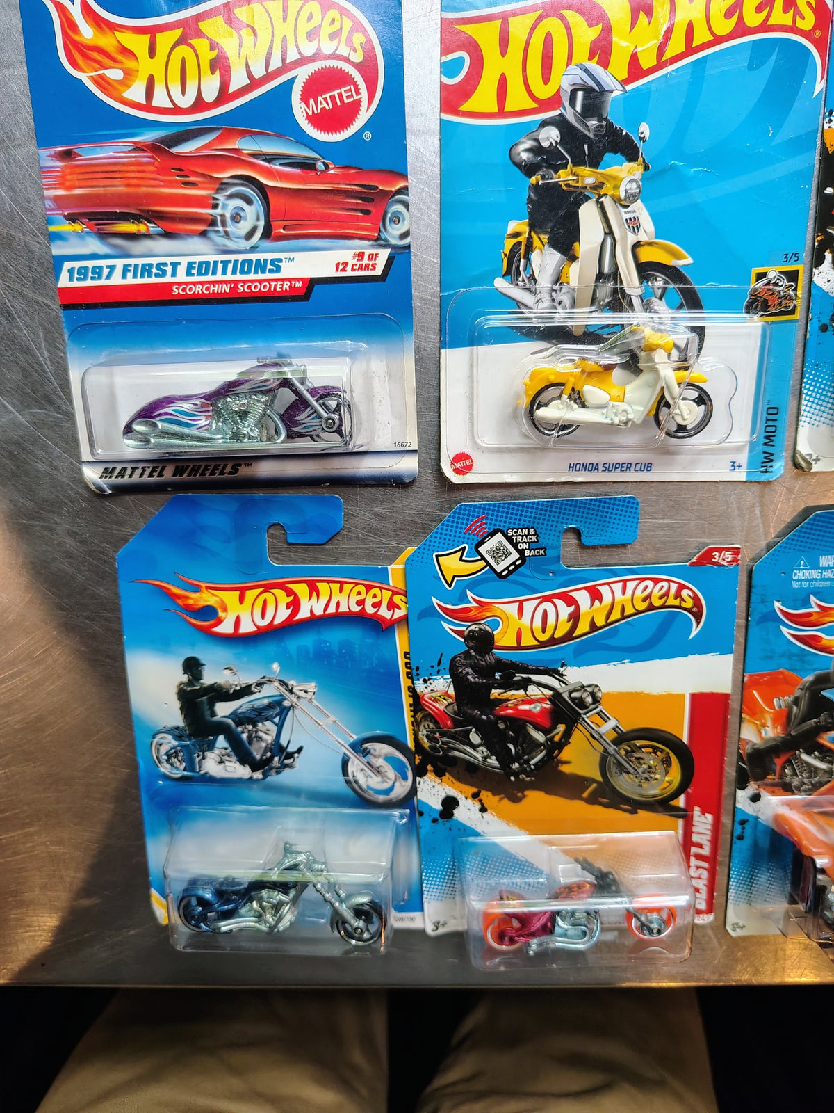Models – Hot Wheels Motorcycles Lot 11 Carded Choppers Scooters Bikes detail view