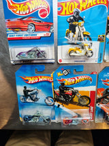 Models – Hot Wheels Motorcycles Lot 11 Carded Choppers Scooters Bikes detail view