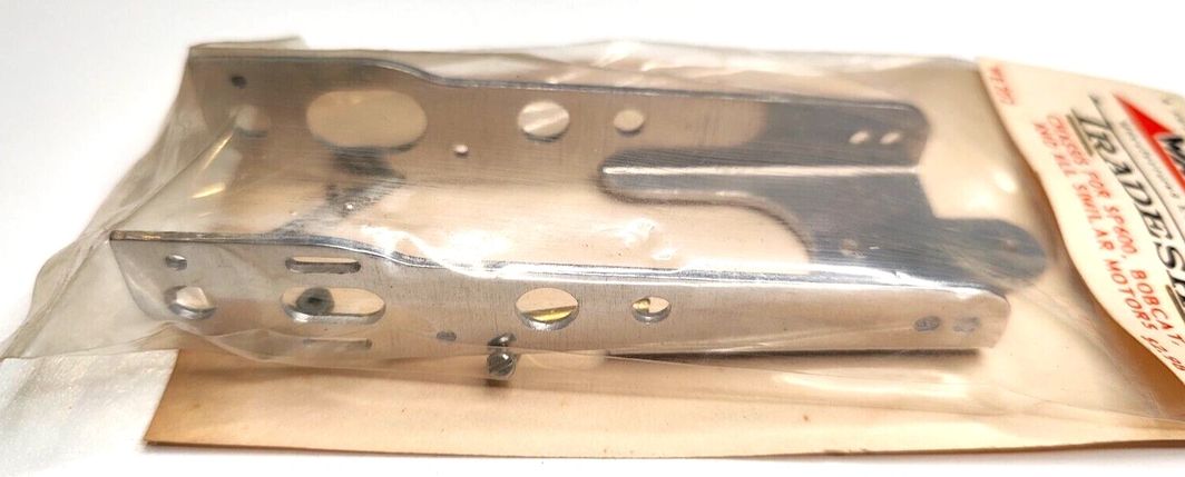 Tradeship WE202 Adjustable Chassis – 36D Motors – Vintage 1965 NOS
