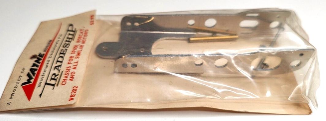 Tradeship WE202 Adjustable Chassis – 36D Motors – Vintage 1965 NOS