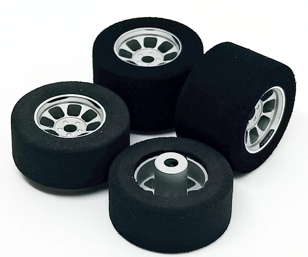 H&R Racing 27x12mm Front Foam & 27x18mm FISH RUBBER Rear NASCAR SILVER 1/24 Setscrew Wheels