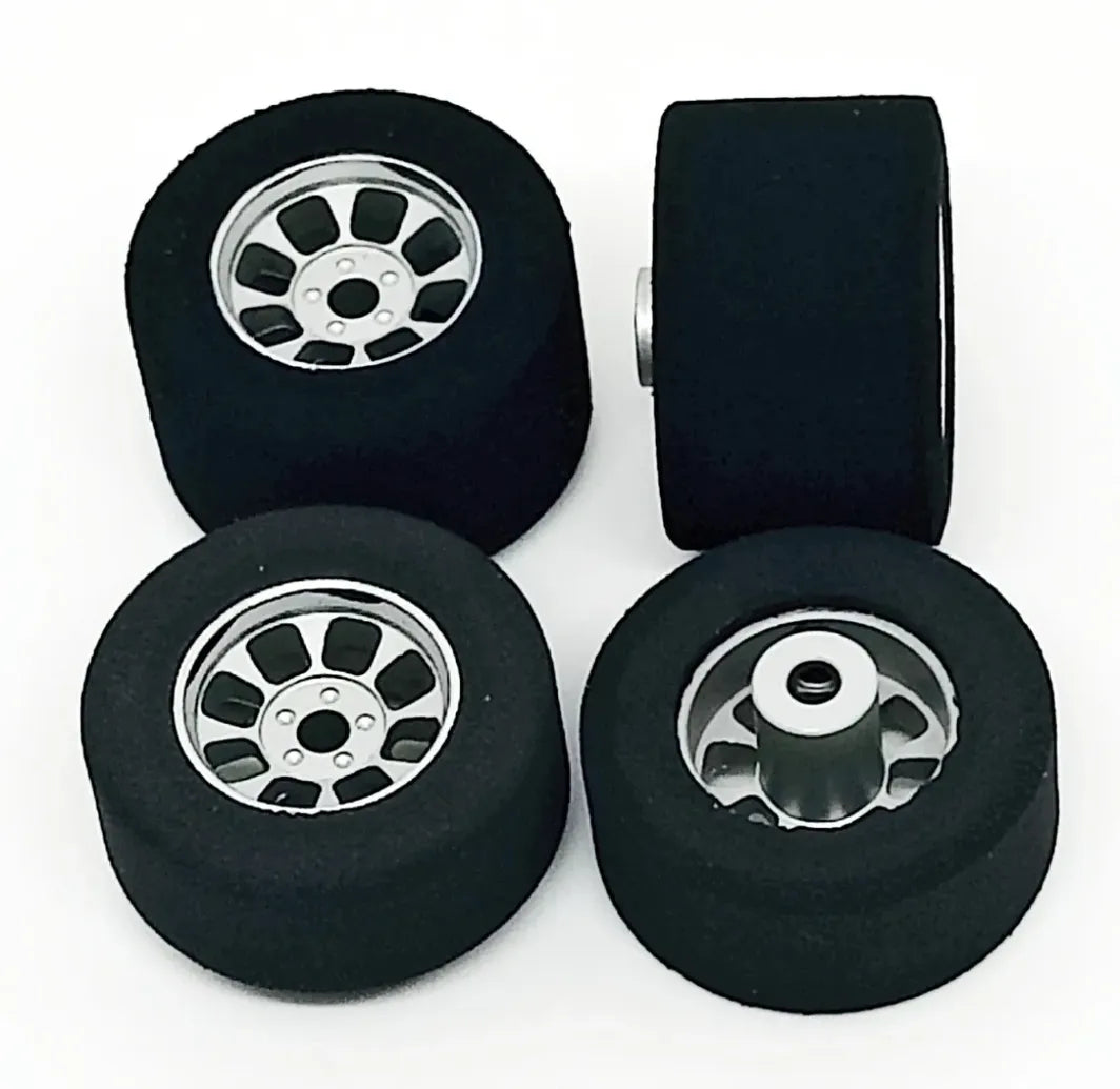 H&R Racing 27x12mm Front Foam & 27x18mm FISH RUBBER Rear NASCAR SILVER 1/24 Setscrew Wheels