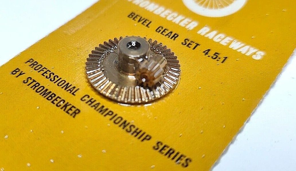 Gears, Strombecker #8429 Gear set tooth 3/32" 0.092" Pinion 1/8" Crown 4.5 / 1 ratio