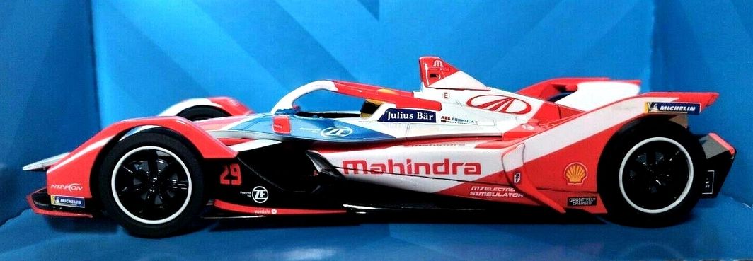 Scalextric C4285 Formula E - Mahindra Racing – Alexander Sims 1/32 Slot Car